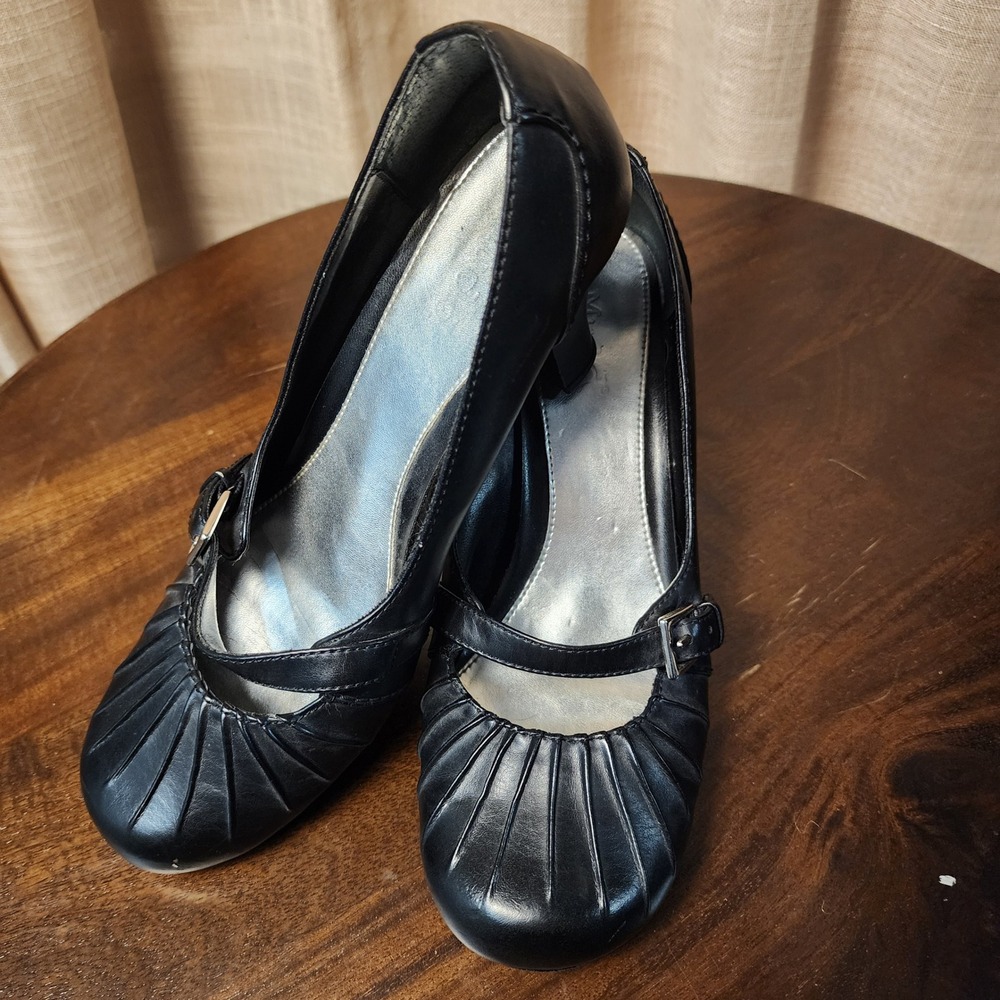 MUDD Womens Mary Jane Pumps Size 10 Black Faux Leather Pleated Toe Buckle Heel
